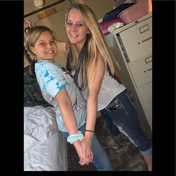 Meet your Posher, Allison - Picture 1 of 1